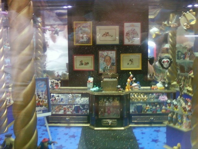Disney mini store 1